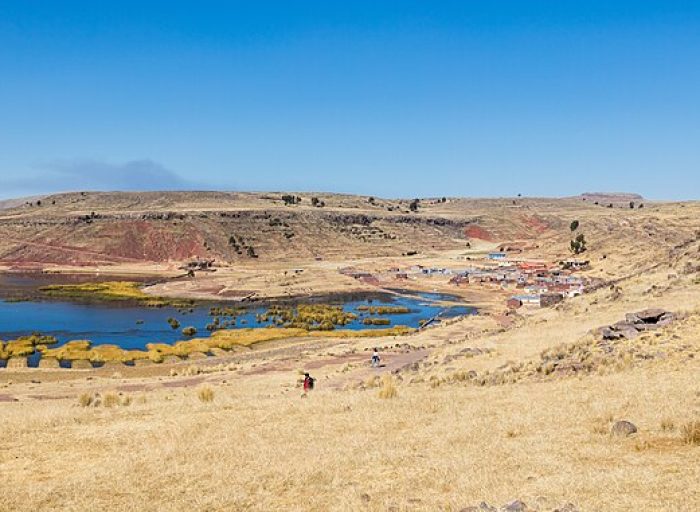 Sillustani,_Perú,_2015-08-01,_DD_87