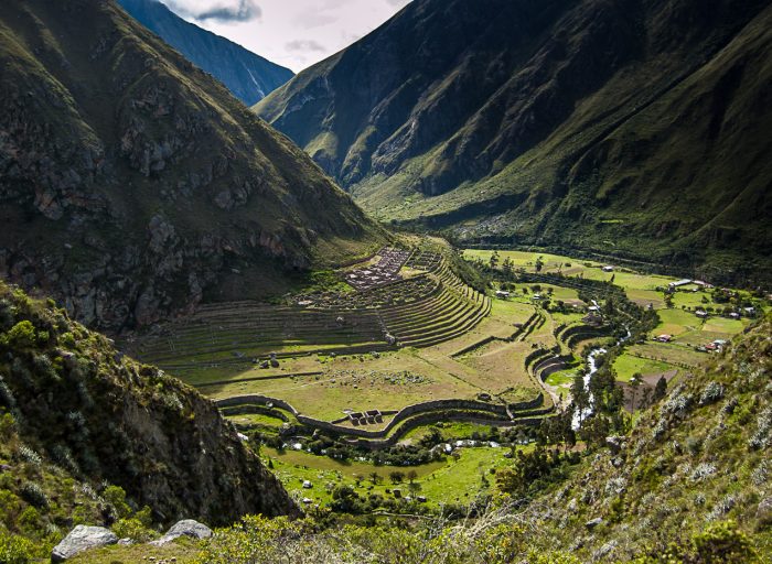 This magnets are available at: http://www.world-wide-gifts.com/souvenirs/south-america/peru/