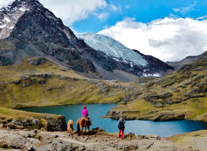 tour-7-lagunas-del-ausangate-cuzco-870x555